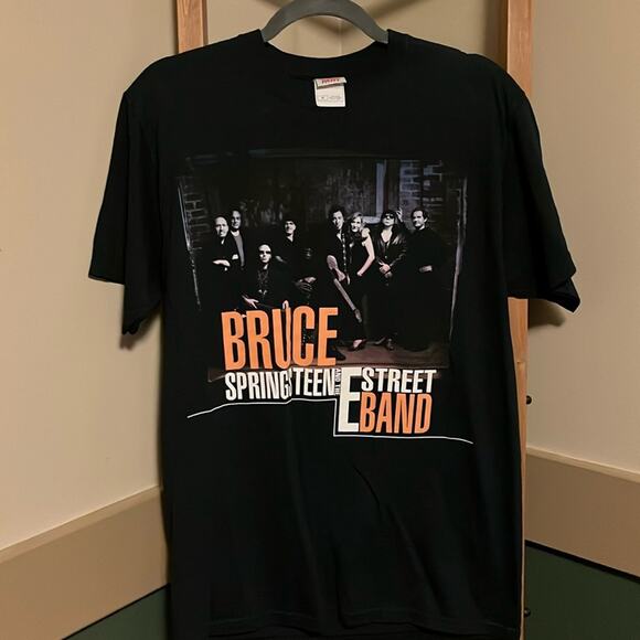 Bruce Springsteen and The E Street Band Tour T-Shirt Size Medium Graphic Gildan - Picture 1 of 3